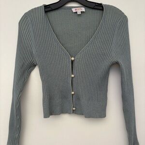 cropped long sleeve shirt